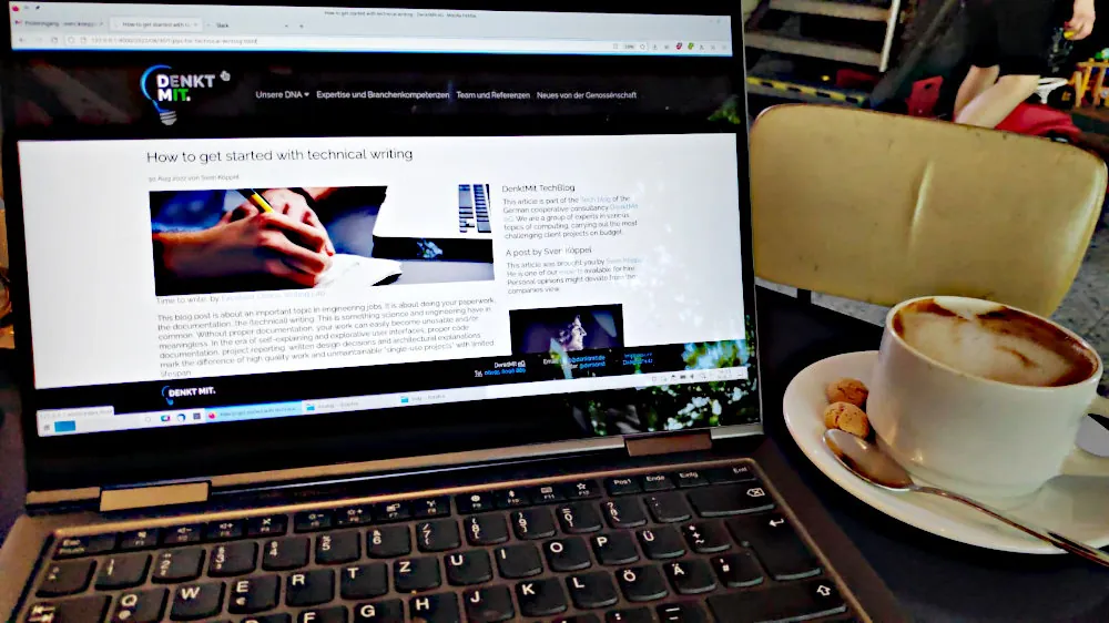 Picture of a Laptop showing this blog article about technical writing